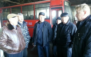 Бастующим транспортникам Йошкар-Олы погасили часть задолженности по зарплате