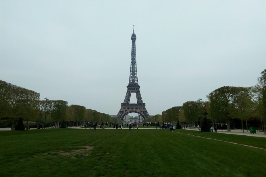 Эйфелева башня закрыта из-за забастовки