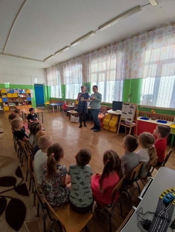 Профсоюзная молодежь ПАО "ОСВАР" провела патриотическую акцию "Мы с Вами"