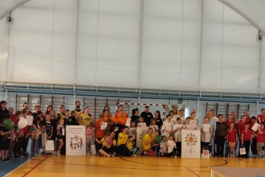 Профсоюзные "Весёлые старты-2024" в Чудово посвятили Году семьи