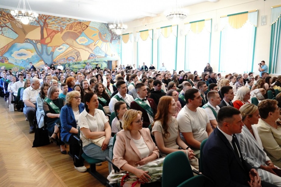 Состоялась торжественная церемония чествования выпускников Сыктывкарского лесного института