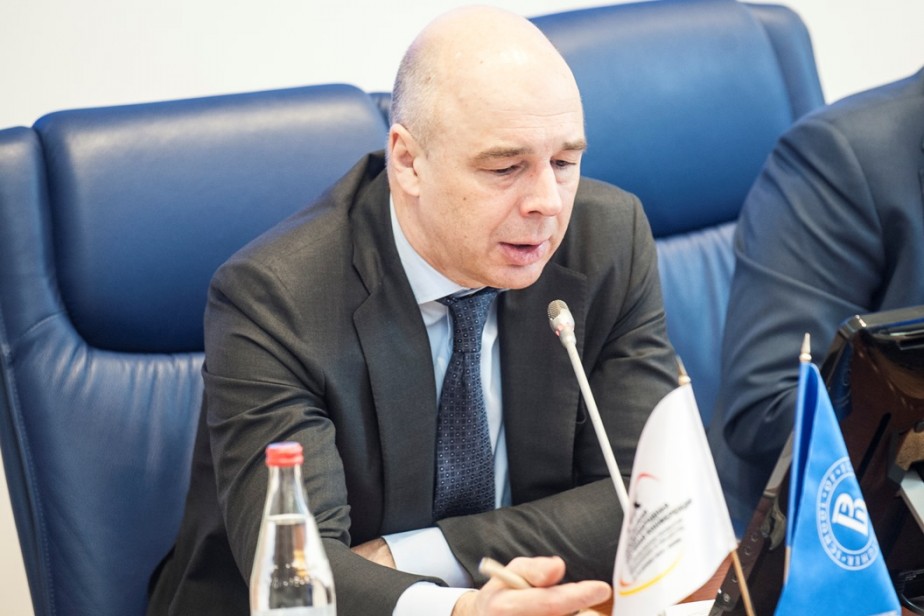 Силуанов предложил способ повысить зарплаты госслужащим