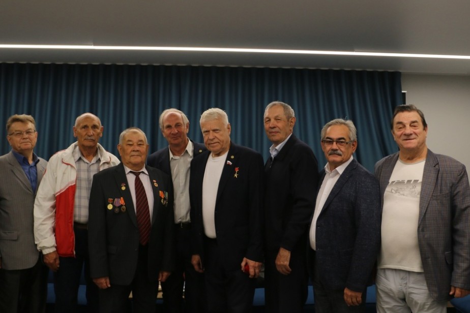 Геннадий Баштанюк встретился с ветеранами КАМАЗа