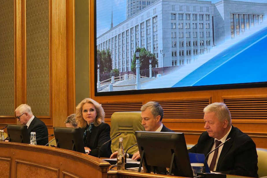 Кем бы таким заняться