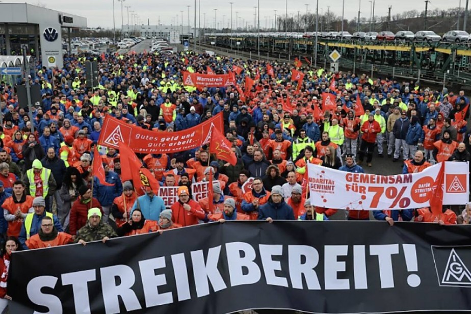 100 тысяч работников Volkswagen бастовали в Германии