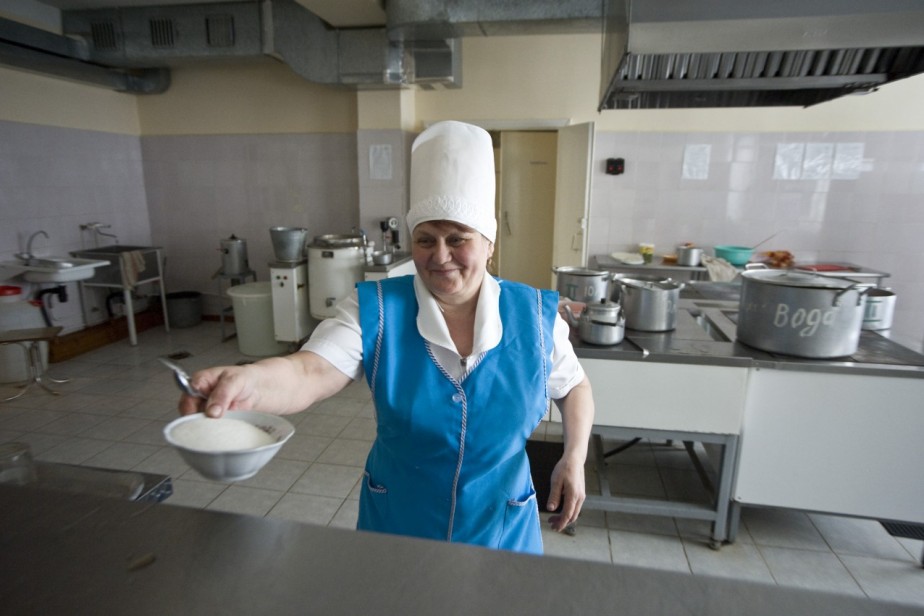 Контролеры ОТК и повара – лидеры по росту предлагаемых зарплат