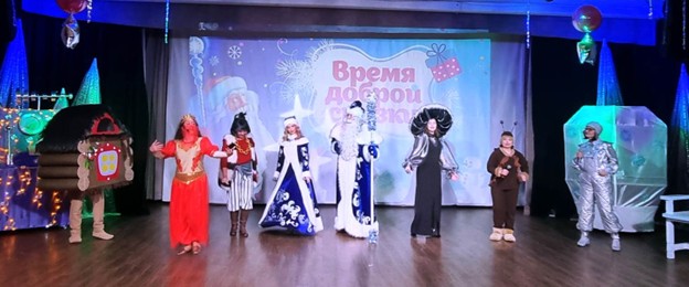 Новогодние представления  для детей организовала первичка «Сыктывкарский ЛПК»