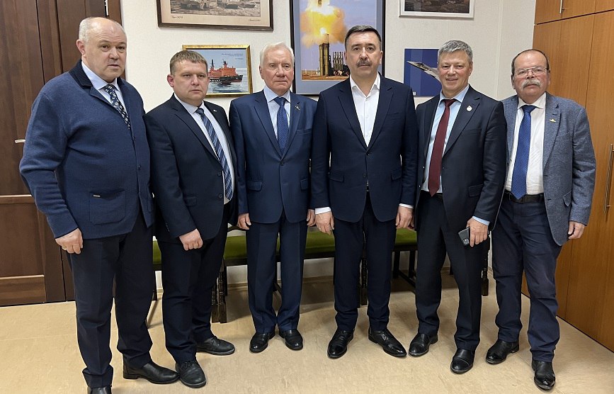 Председатель ФНПР Сергей Черногаев провёл встречу с руководителями ПАО "Ураласбест"