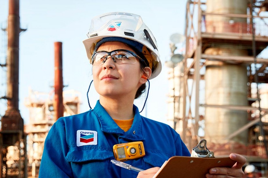 Американская Chevron уволит 8 тыс. сотрудников