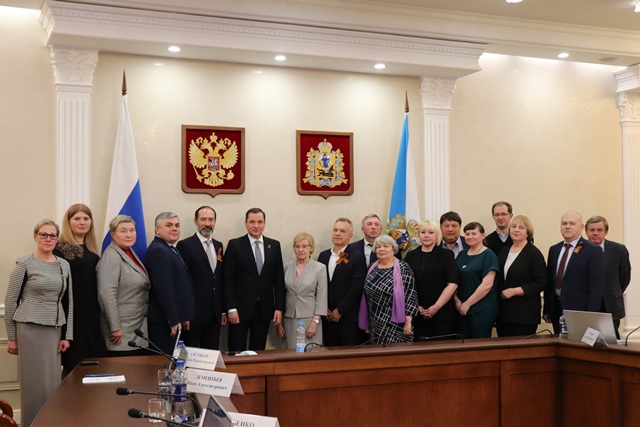 В Поморье награжденные знаком ФНПР смогут получить звание «Ветеран труда» В Поморье награжденные знаком ФНПР смогут получить звание «Ветеран труда»