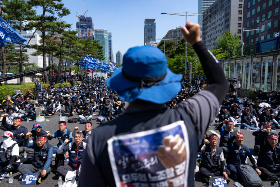 Южнокорейские профсоюзы добились изменений в трудовом законодательстве Южнокорейские профсоюзы добились изменений в трудовом законодательстве