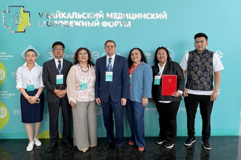 Международная конфедерация профсоюзов работников здравоохранения призывает поднять медикам зарплаты