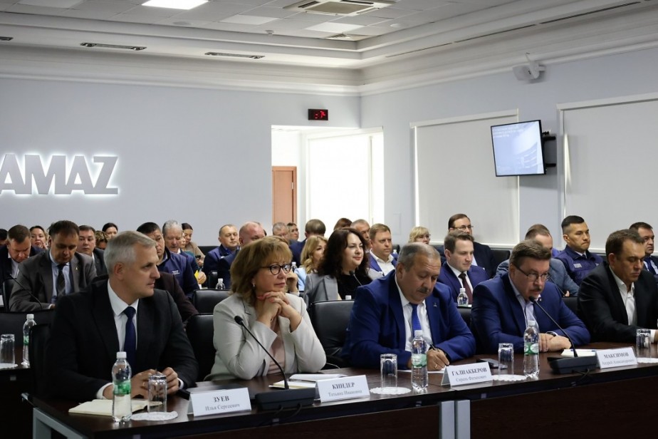 На КАМАЗе подвели итоги выполнения обязательств Коллективного договора за первое полугодие 2025 года