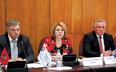 Работать некому