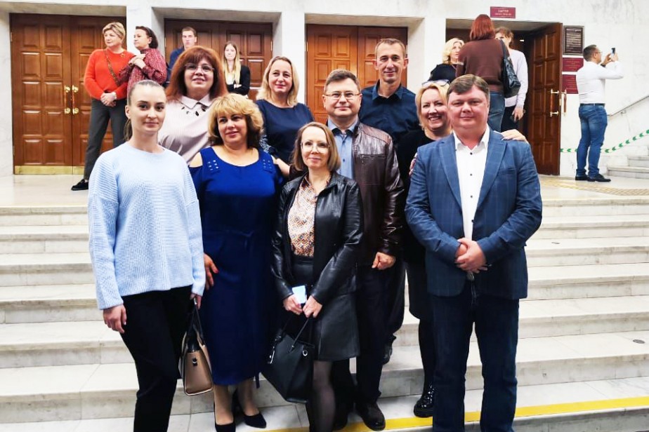 Свыше 30 работников ведомственной охраны Минтранса России вместе с семьями посетили театр