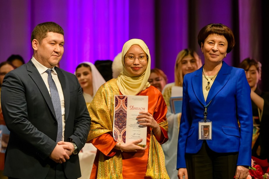 В СПбГУП прошел юбилейный вечер восточной поэзии