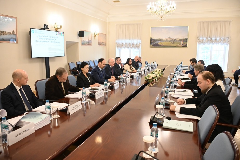 Профсоюзы предлагают привязать минимальную зарплату в СНГ к потребительскому бюджету