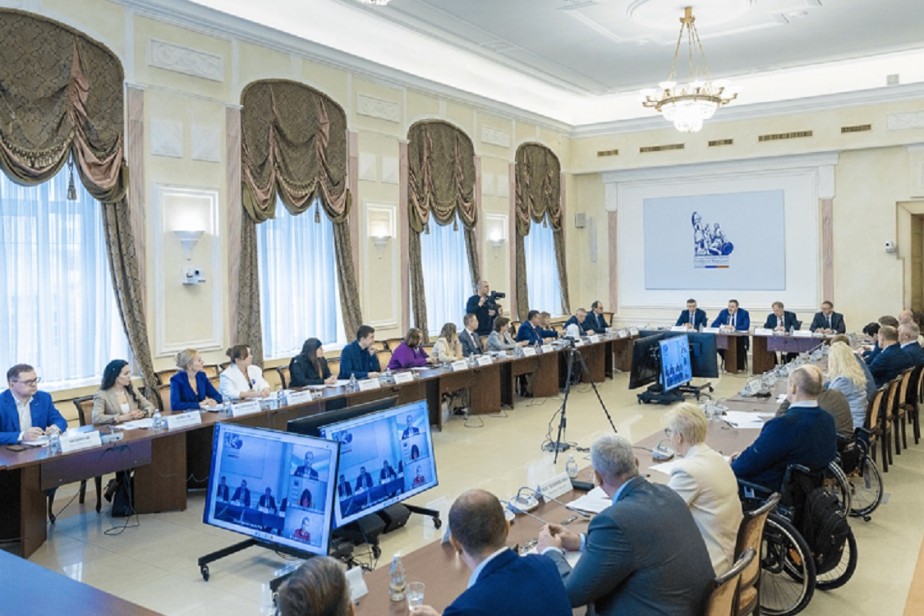 В Общественный совет при Минтруде вошли представители ФНПР