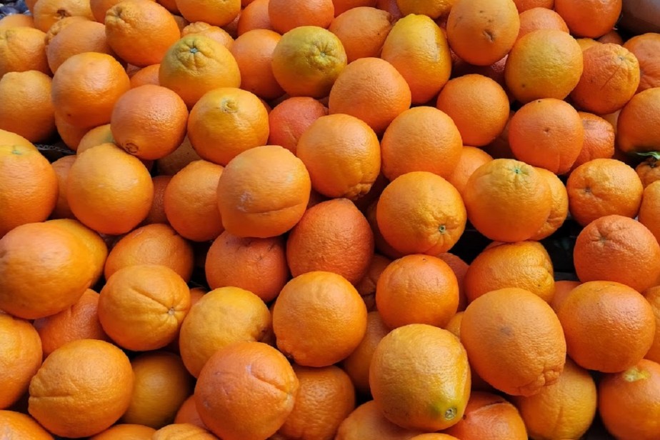 Апельсины подешевели больше всего