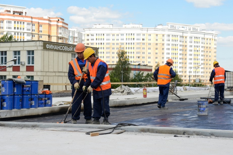 Зарплаты неквалифицированных рабочих выросли втрое за 10 лет