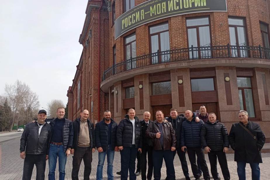 В Новосибирске профсоюз организовал для работников ведомственной охраны Минтранса России экскурсию в исторический парк «Россия – Моя история»