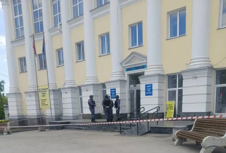Штаб-квартира профсоюзов Алтайского края эвакуирована после сообщения о минировании