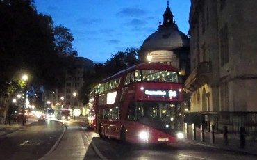 Лондонские «даблдекеры» требуют равной оплаты за труд