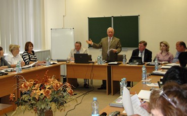 У связистов свои связи