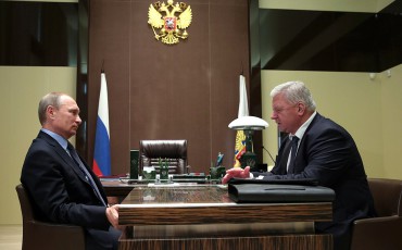 Михаил Шмаков и Владимир Путин обсудили финансовую политику правительства