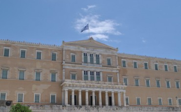 Парламент Греции наводит порядок в телевещании
