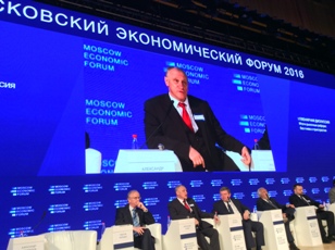 Экономисты дали три совета президенту для выхода из кризиса