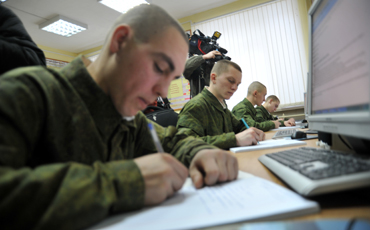 Отслуживших хотят зачислять в студенты без экзаменов