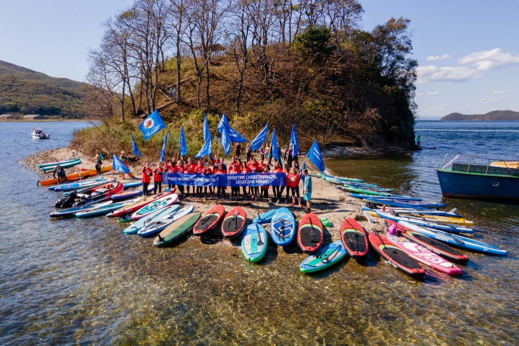 SUP-флешмоб во Всемирный день борьбы профсоюзов за достойный труд SUP-флешмоб во Всемирный день борьбы профсоюзов за достойный труд