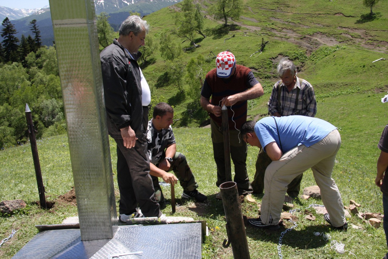 Памятник «Павшим героям – защитникам перевалов Западного Кавказа 1942-43 гг»
