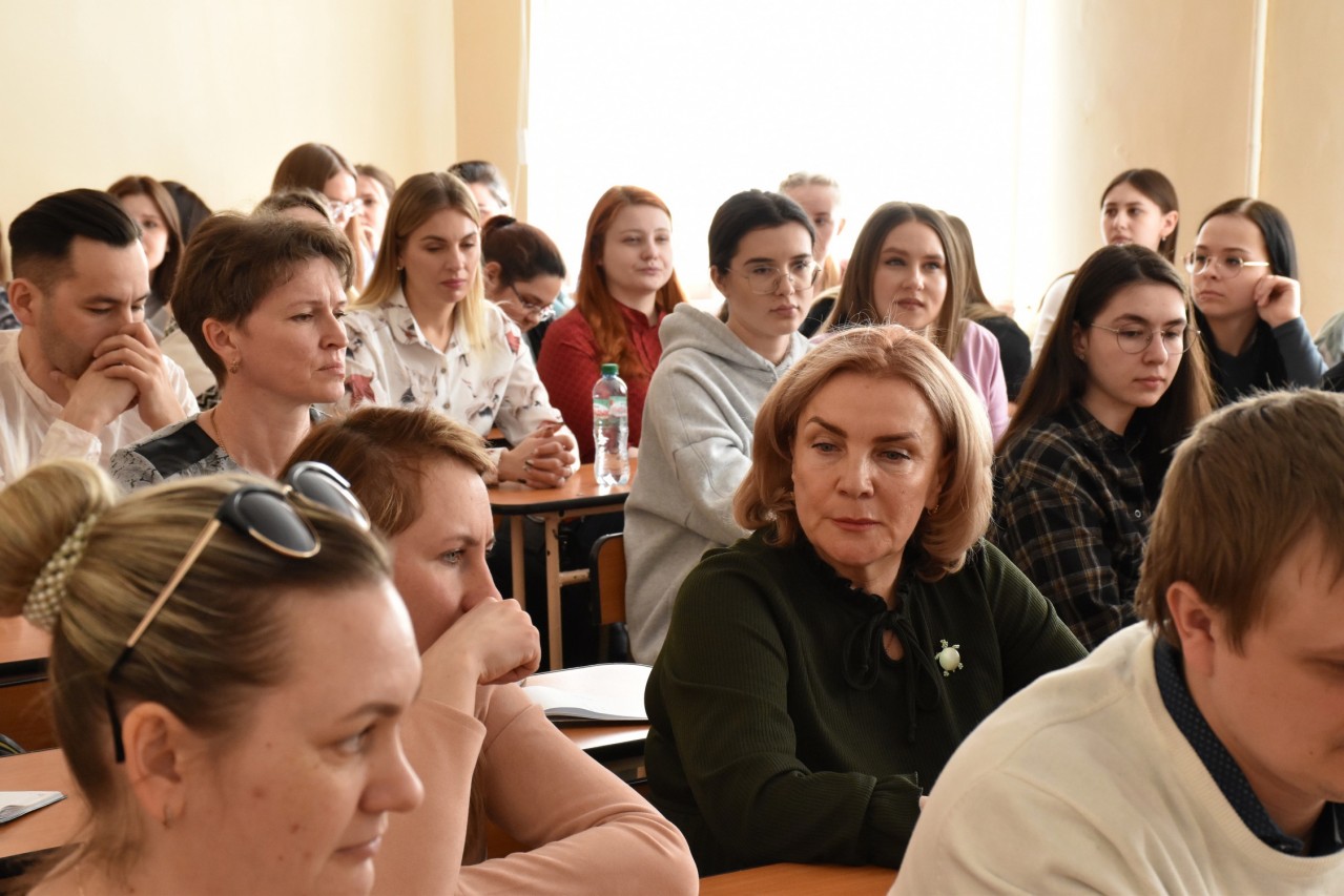 Сессия областного "Клуба молодых педагогов" Связь поколений