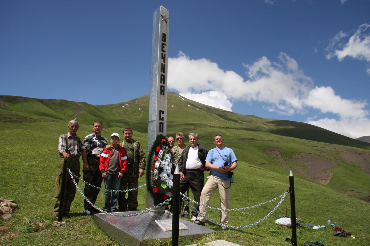 Памятник «Павшим героям – защитникам перевалов Западного Кавказа 1942-43 гг»