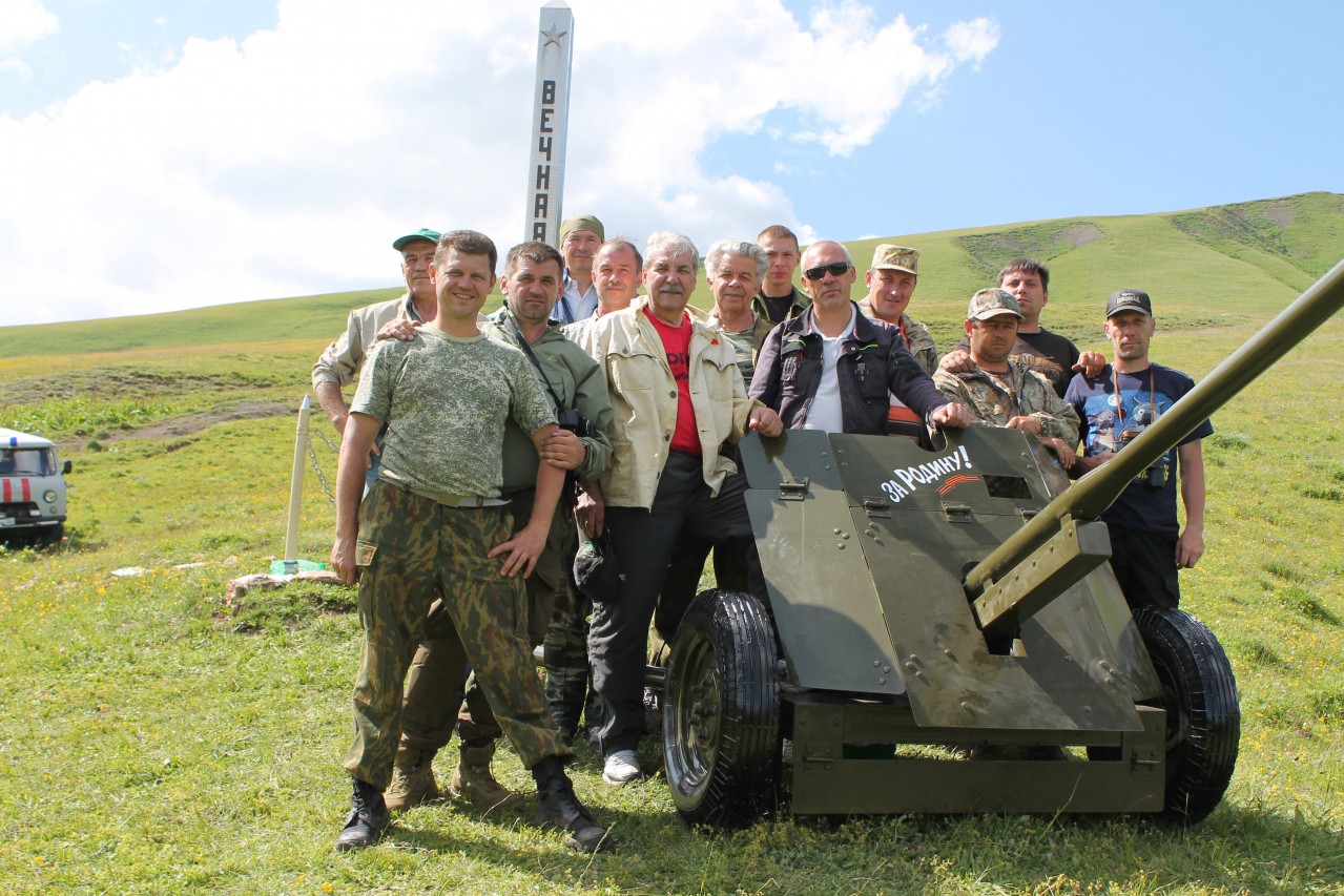 Памятник «Павшим героям – защитникам перевалов Западного Кавказа 1942-43 гг»