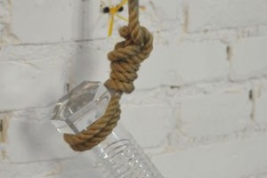 Болт с резьбой на хитрого чиновника